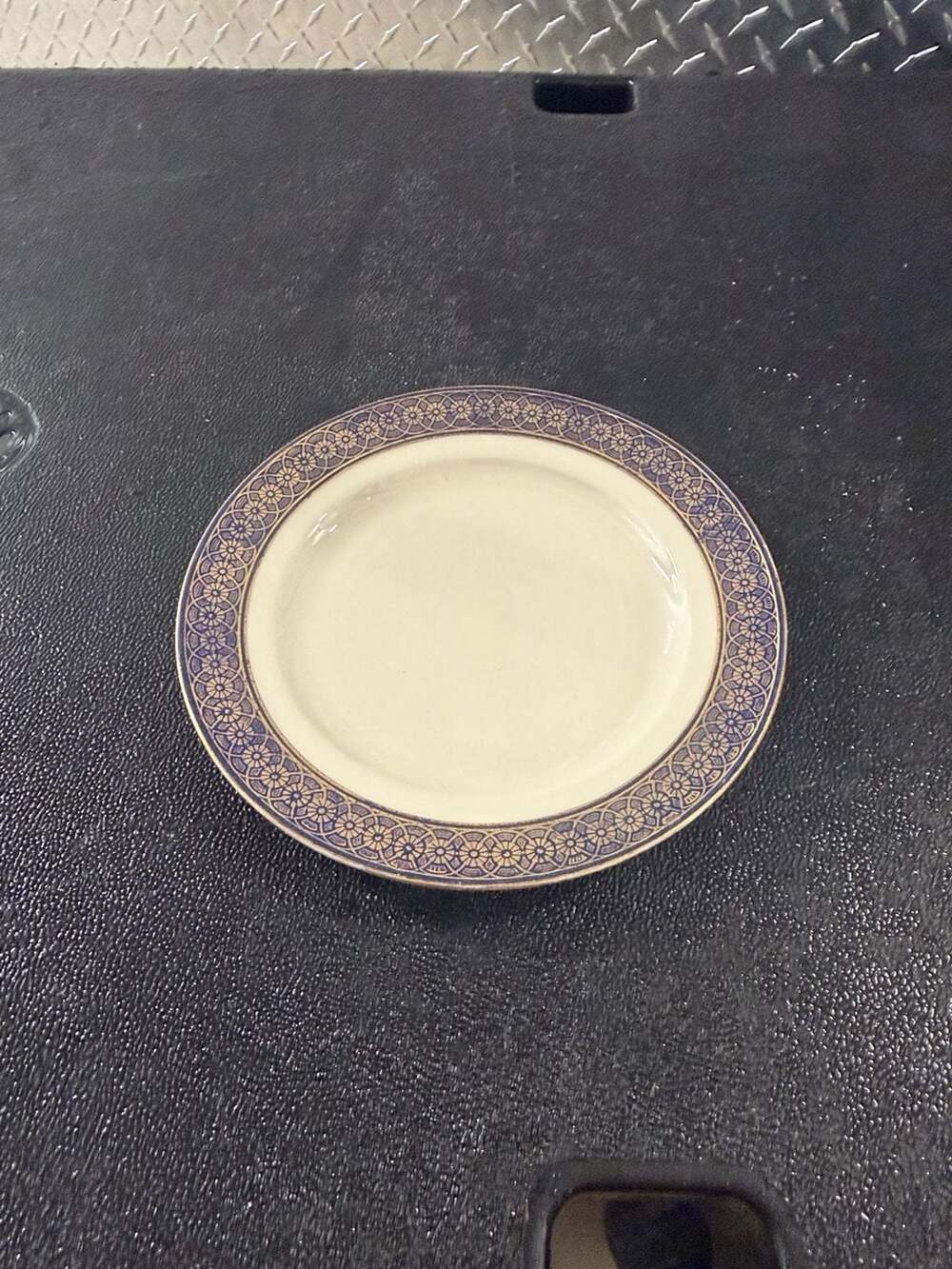 Hutschenreuther Hohenberg Evelyn Bread Plate Bavaria Germany